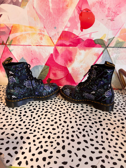 Doc Martens Blue Floral Lace Up Boots. Size 5B.