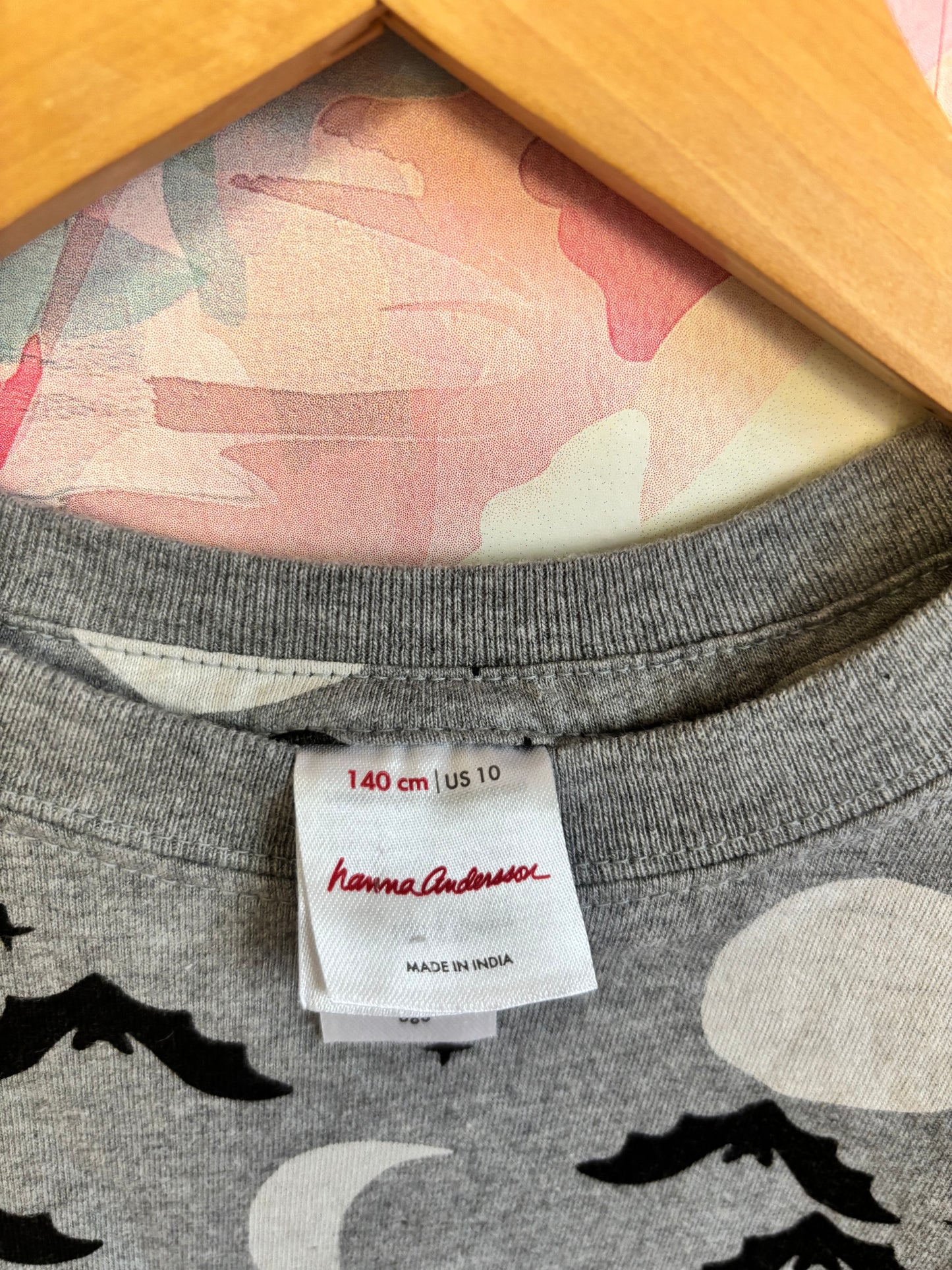 Hanna Andersson Halloween grey long sleeve shirt with moons & bats. Size 10