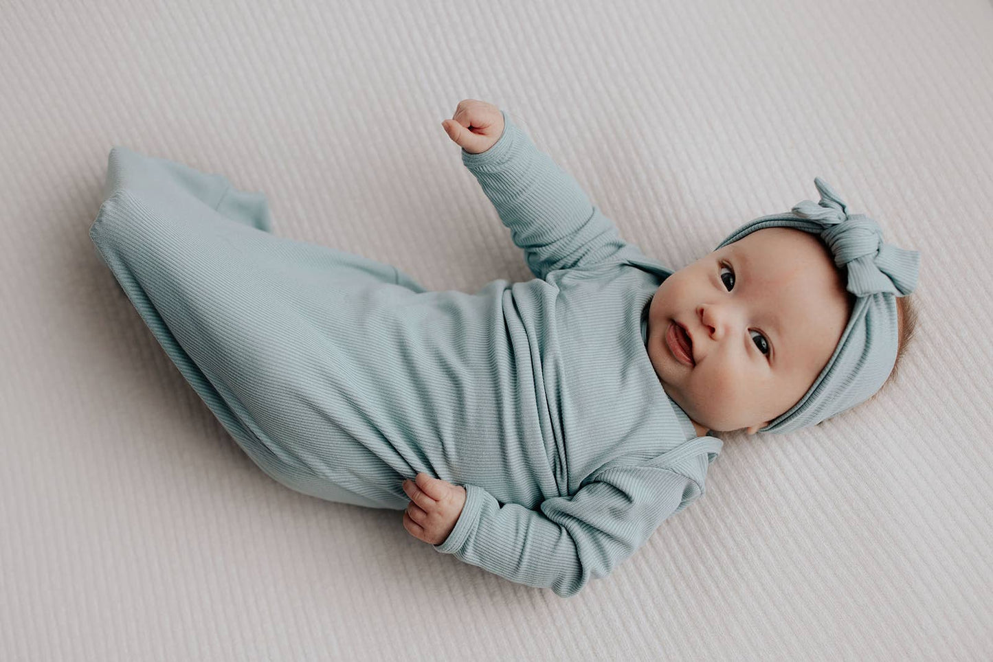 Three Little Tots - Blue Bird Knotted Gown: Gown & Hat