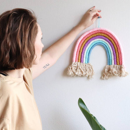 Doodle Hog - DIY Rainbow Yarn Bedroom Decor (Nursery Decor)