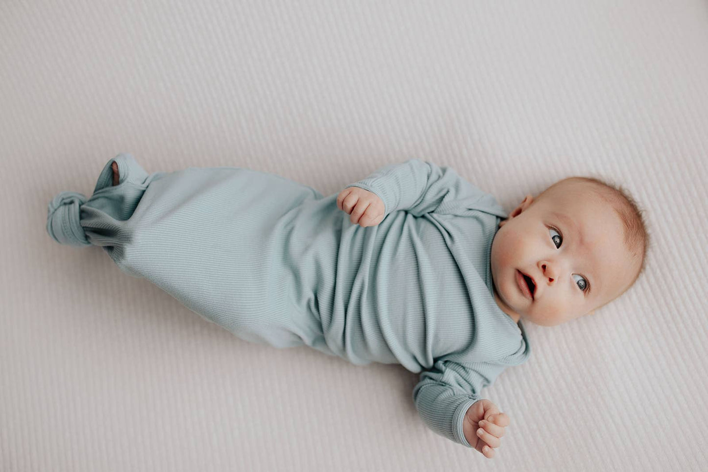 Three Little Tots - Blue Bird Knotted Gown: Gown & Hat