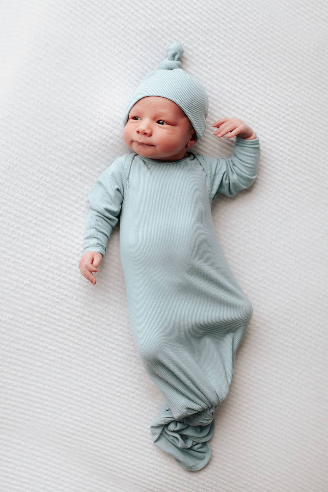 Three Little Tots - Blue Bird Knotted Gown: Gown & Hat