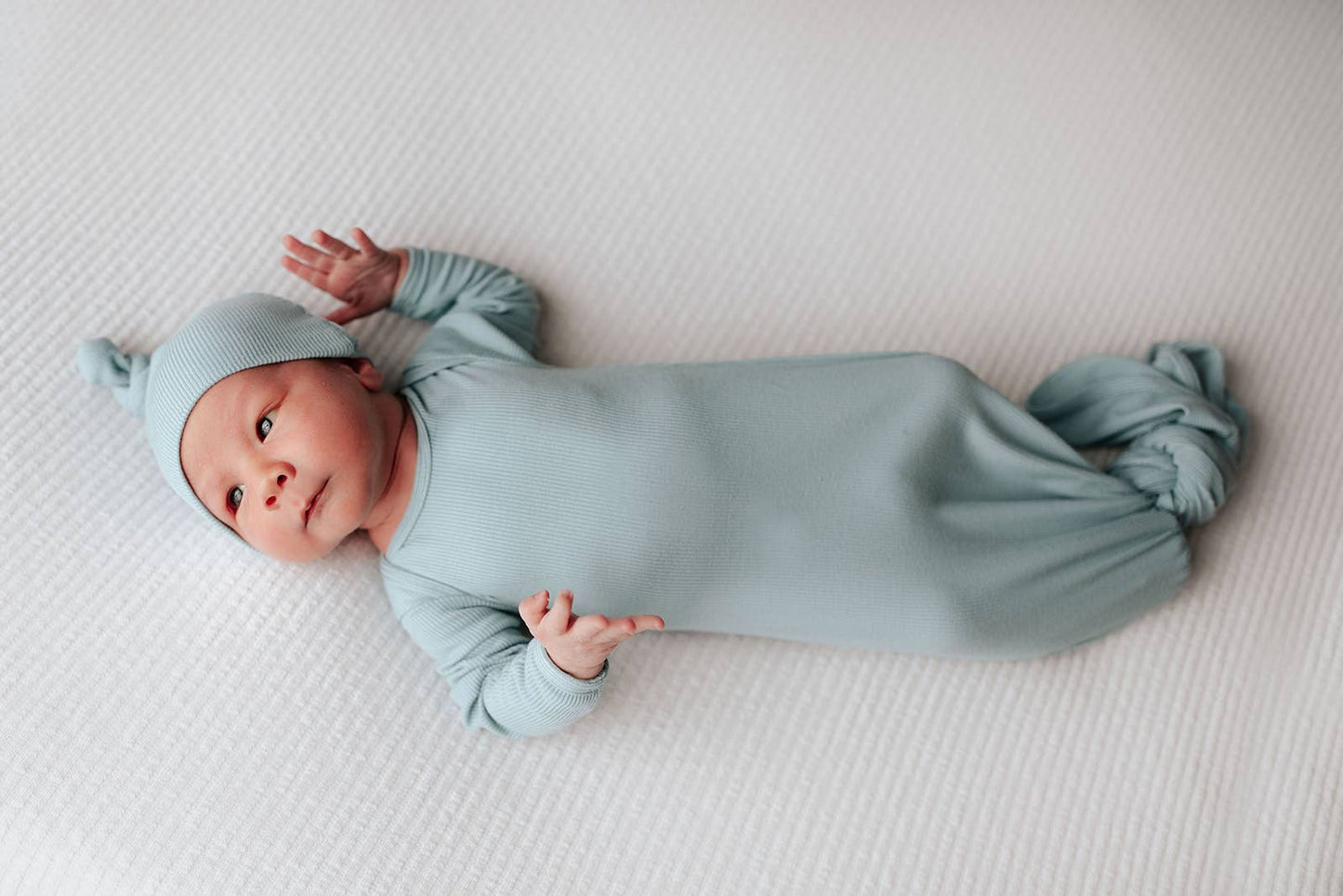 Three Little Tots - Blue Bird Knotted Gown: Gown & Hat