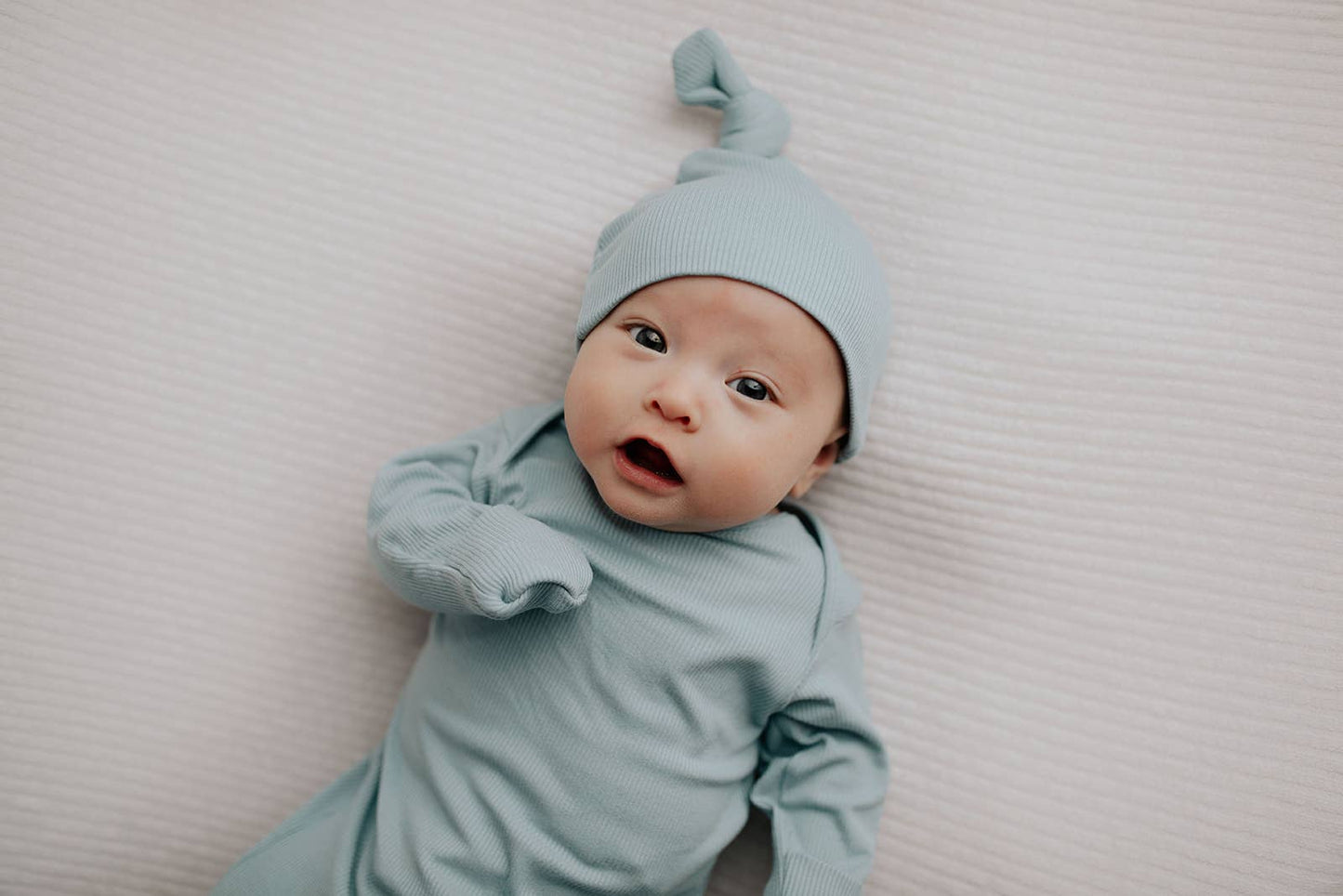 Three Little Tots - Blue Bird Knotted Gown: Gown & Hat