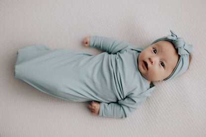 Three Little Tots - Blue Bird Knotted Gown: Gown & Hat