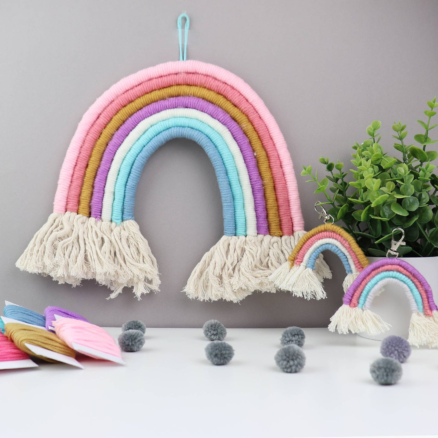 Doodle Hog - DIY Rainbow Yarn Bedroom Decor (Nursery Decor)